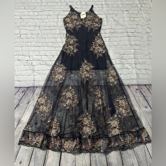 Altar’d State Dress - Picture 1 of 13